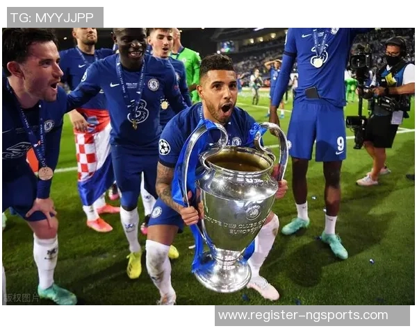 深圳网球队在欧锦赛中的战术表现分析与欧冠足球的对比探讨